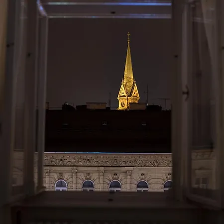 Nine Trees * Budapeszt