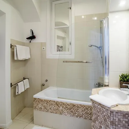 Nine Trees Apartment *